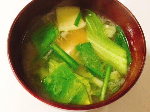 青梗菜とニラ、豆腐の味噌汁♬